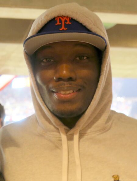 Michael Che apologizes to Scarlett Johansson for crude ‘SNL’ joke swap – USA Today