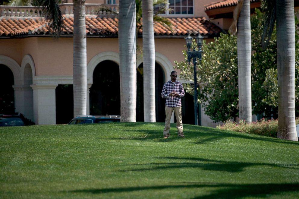 Palm Beach Police: Man who jumped wall at Mar-a-Lago wanted to marry Trump’s granddaughter – Palm Beach Daily News