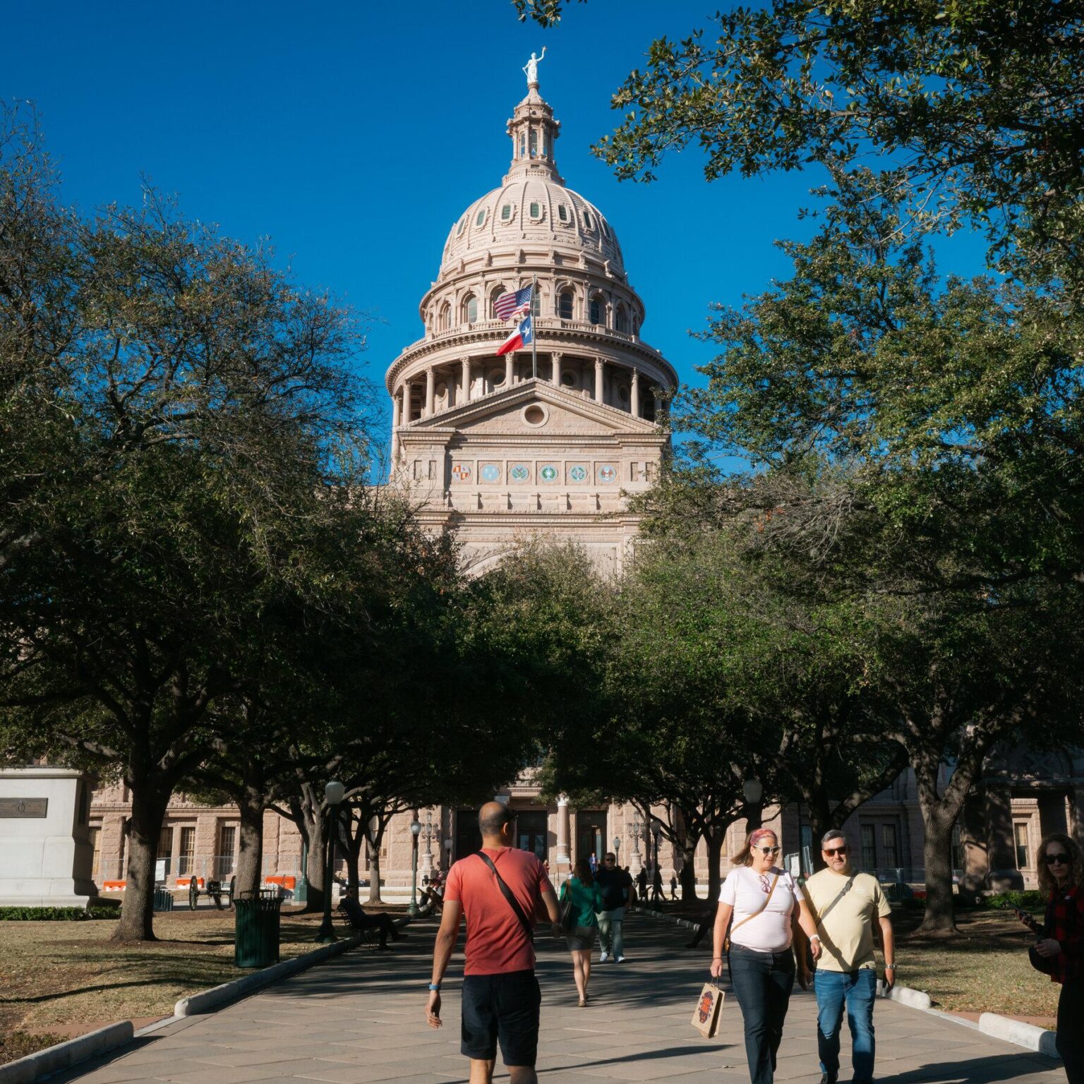 White House Pushes Texas to Redistrict, Hoping to Blunt Democratic Gains – The New York Times