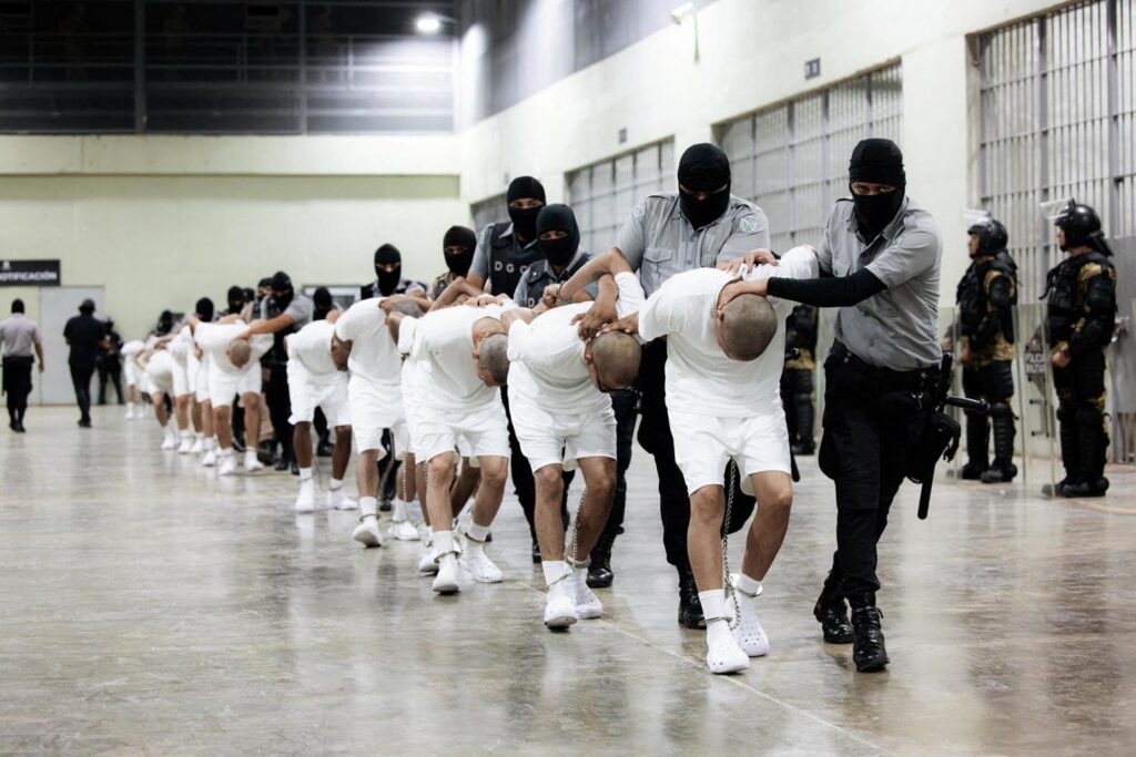 About 90% of migrants sent to El Salvador lacked U.S. criminal record – Los Angeles Times