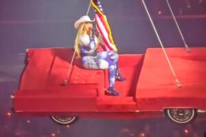 Beyoncé skips ’16 Carriages,’ flying car again Night 1 in D.C.: Are they permanently cut? – USA Today