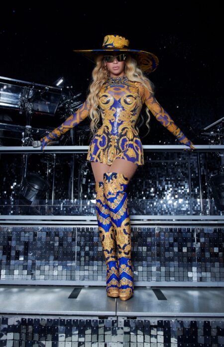 Beyoncé changes visual during third show after cease-and-desist from Sphere owner – USA Today