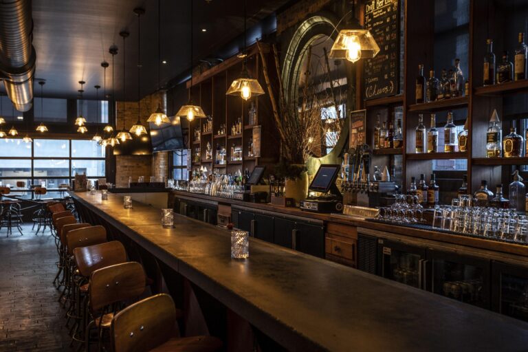 USA TODAY named a Milwaukee bar one of the best. We wish these spots made the cut – Milwaukee Journal Sentinel