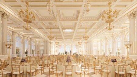 White House suspends public tours for Trump’s ballroom construction – USA Today
