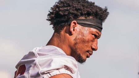 Kani Walker injury update: Arkansas DB carted off field after hit to back of head – Yahoo Sports