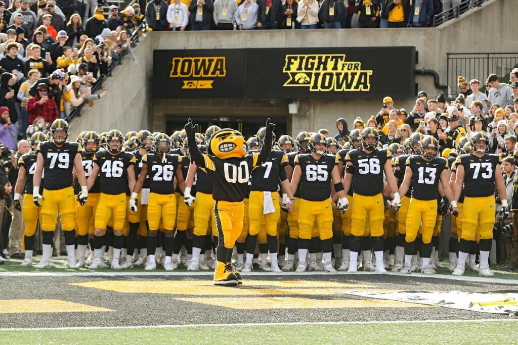USA TODAY Sports NCAA 1-136 Re-Rank gives Iowa football a fighter’s chance – Hawkeyes Wire