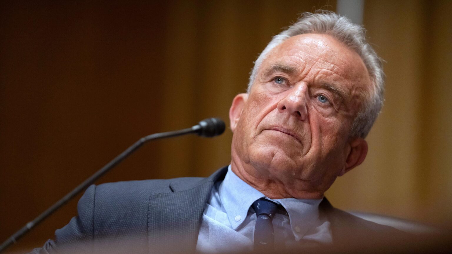 RFK Jr. vaccine panel avoids further COVID shot restrictions after chaotic meeting – USA Today