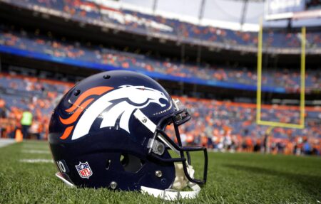 Denver Broncos at Philadelphia Eagles: Predictions, picks and odds for NFL Week 5 game – USA Today
