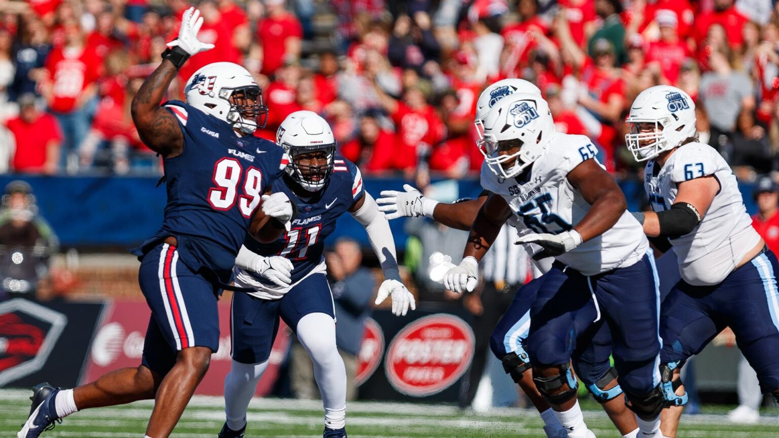 Liberty Flames win in Conference USA mid-week football at UTEP – WFXRtv