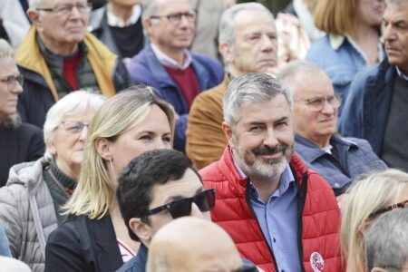 US senators look for way out of shutdown at rare weekend session – Al Jazeera