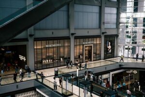 New York’s Largest Shopping Mall Is An Entertainment Hub With Premium Shops And Restaurants – islands.com