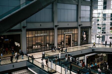 New York’s Largest Shopping Mall Is An Entertainment Hub With Premium Shops And Restaurants – islands.com