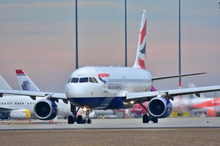 Spirit Airlines Shuts Down: US Transportation Secretary Unveils Support Measures for Stranded Passengers Spirit Airlines ceases operations and US transportation secretary announces measures to help passengers – The Guardian