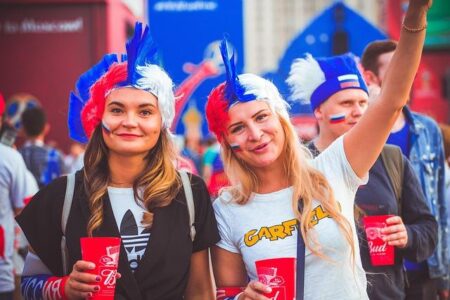 Crowds gathered at FIFA Fan Fest in Miami to watch Team USA’s second World Cup match against Australia – CBS News