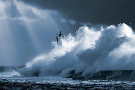 Major Hurricane Lowell forecast to make sharp turn toward Hawaii – usatoday.com